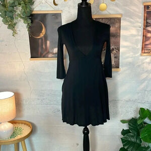 urban outfitters black v neck dress size extra small